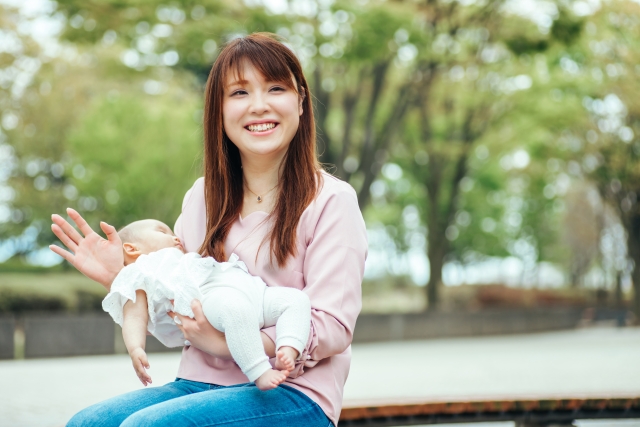 「抱っこで腰が痛い…」ママが悩む腰痛の原因と対策とは？