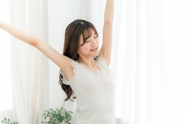 寝苦しい夜…骨盤のゆがみが睡眠の質に影響！？