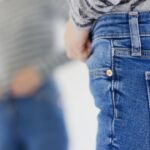 産後にズボンがきつく閉まらない様子