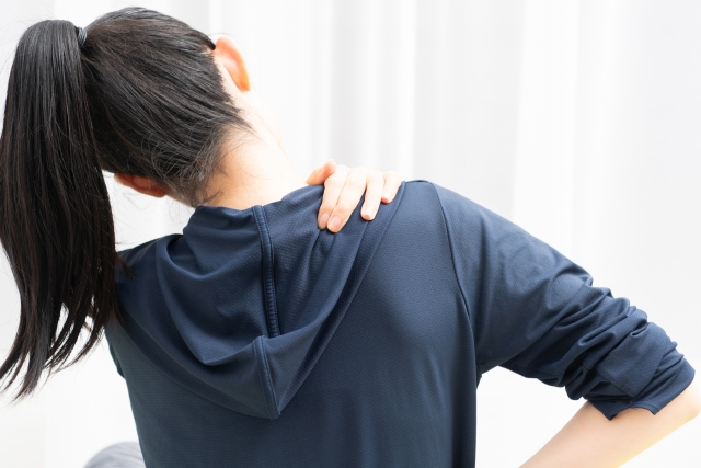冬に増える首・肩こりをリセットする方法」