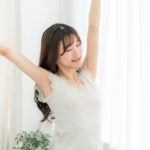 産後の骨盤をリセットしてスッキリしている女性