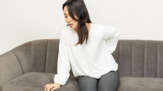 腰痛で建てない女性