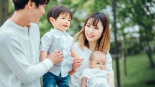 2人目の出産を終えた家族