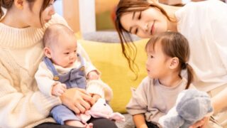 美翔接骨院の産後骨盤矯正における託児サービスは兄弟姉妹も連れてご来院できます。