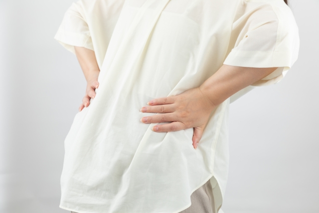 抱っこ疲れは後から出る⁉頑張るママほどなりやすい「時間差腰痛」
