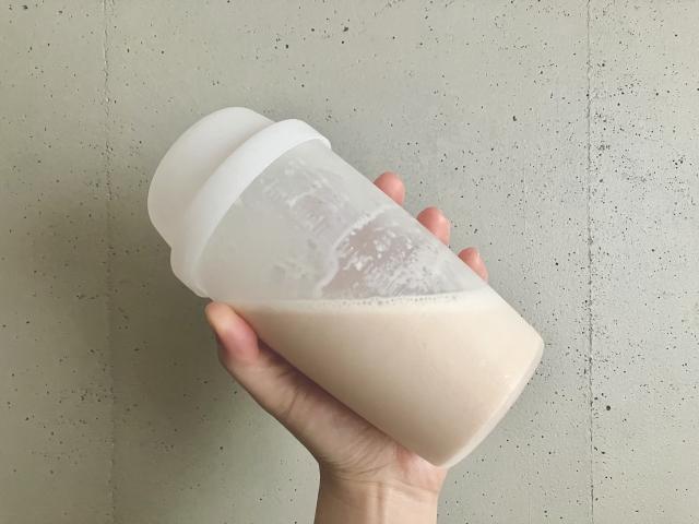 プロテインは産後ダイエットに必要?飲む前に知っておきたい食事の基本