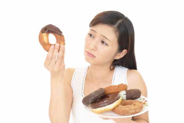 「無性に甘いものが食べたい」は体のSOS?脳の欲求と栄養不足の意外な関係