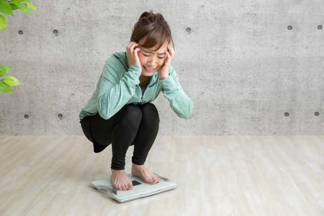 産後ダイエットの成功を体重だけで決めないために｜1日の数字で落ち込むママへ贈る「本当の評価軸」