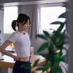 産後のぽっこりお腹が気になる女性