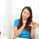 産後ダイエット中に間食がしたくなる女性