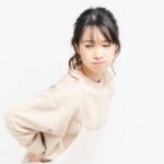 産後の腰痛に悩む女性