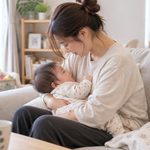 産後の不良姿勢で肩甲骨周辺に負担がかかります